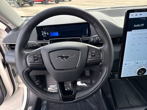 Used 2023 Ford Mustang Mach-E Premium image 15