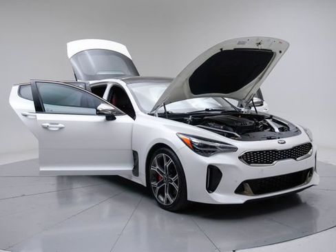 Used 2020 Kia Stinger GT1 RWD image 15