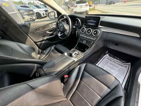 Used 2021 Nissan Versa SV image 35