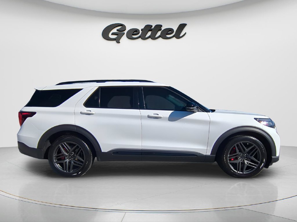 Used 2025 Ford Explorer ST AWD/4WD image 4