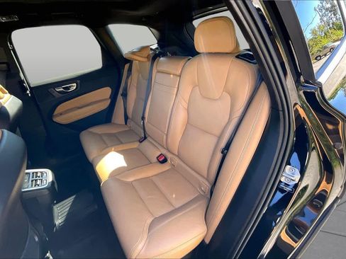 Used 2021 Volvo XC60 T5 Inscription w/ Protection Package FWD image 20