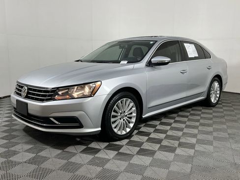 Used 2017 Volkswagen Passat 1.8T SE image 4