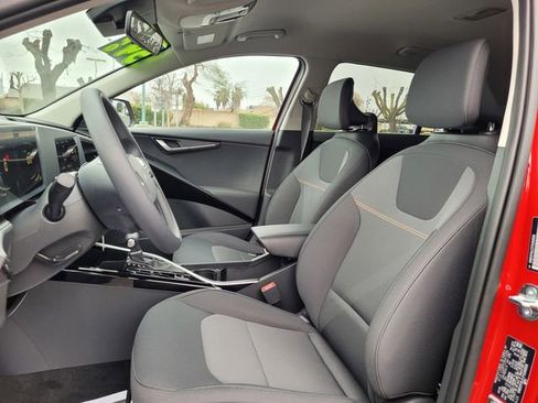 New 2026 Kia Niro LX image 8