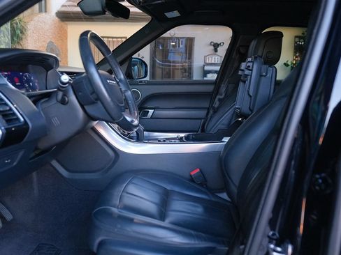 Used 2018 Land Rover Range Rover Sport HSE AWD/4WD image 12
