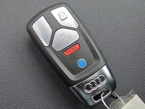Used 2023 Audi Q5 2.0T Premium w/ Convenience Package AWD/4WD image 37