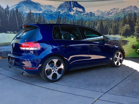 Used 2011 Volkswagen GTI 4-Door FWD image 5