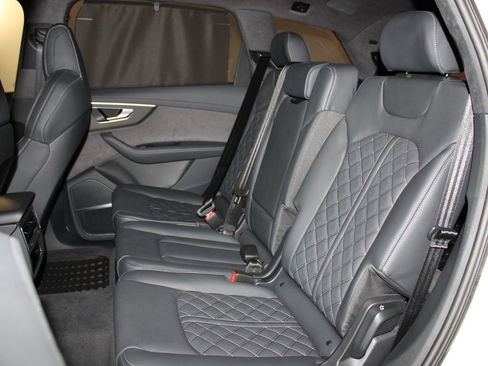 New 2026 Audi SQ7 Prestige image 17