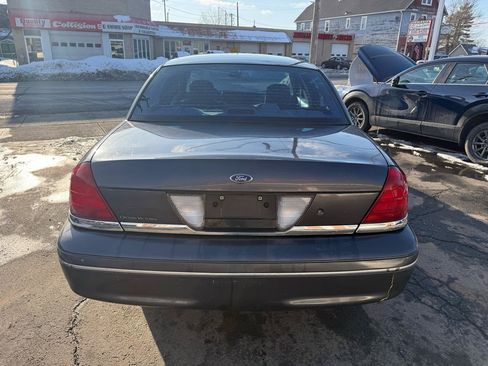 Used 2005 Ford Crown Victoria Police Interceptor RWD image 6