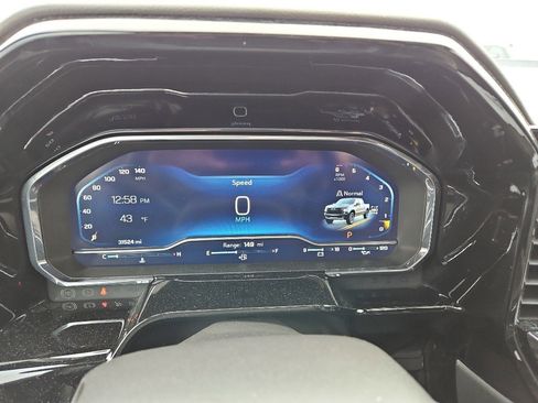 Used 2023 Chevrolet Silverado 1500 ZR2 image 8