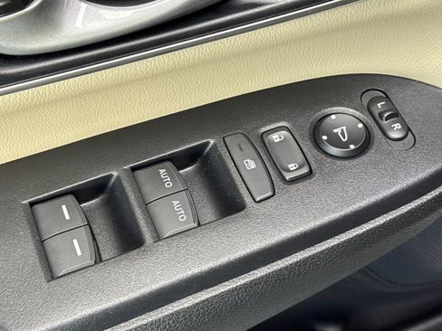 Used 2022 Honda CR-V Touring image 14