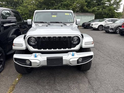 Used 2024 Jeep Wrangler High Altitude AWD/4WD image 4