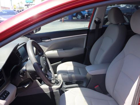Used 2019 Hyundai Elantra SEL FWD image 16