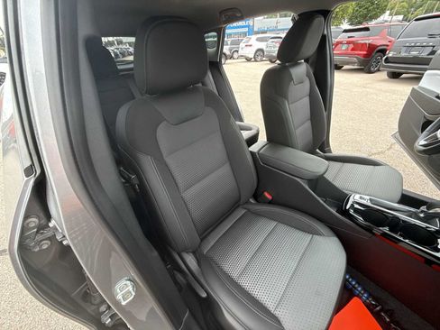 Certified 2024 Chevrolet Trax LT w/ Driver Confidence Package FWD image 26