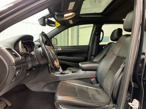 Used 2020 Jeep Grand Cherokee Altitude image 4