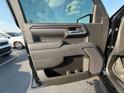 Used 2026 GMC Sierra 1500 Elevation image 9