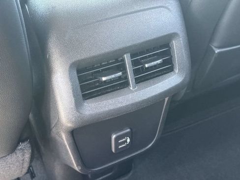 Certified 2024 GMC Terrain SLT AWD/4WD image 21