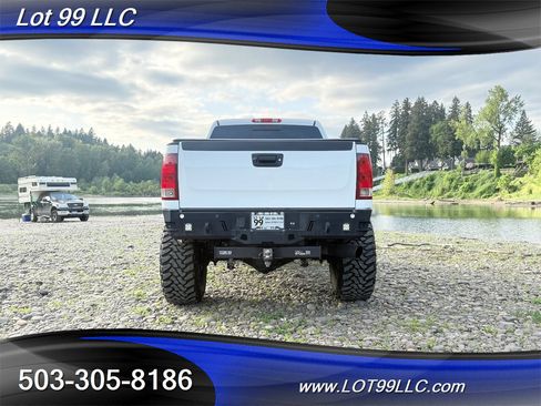 Used 2009 GMC Sierra 2500 SLT w/ Entertainment Package AWD/4WD image 7
