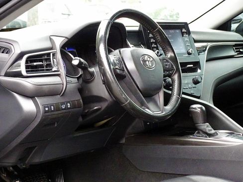 Used 2022 Toyota Camry SE w/ Convenience Package FWD image 22