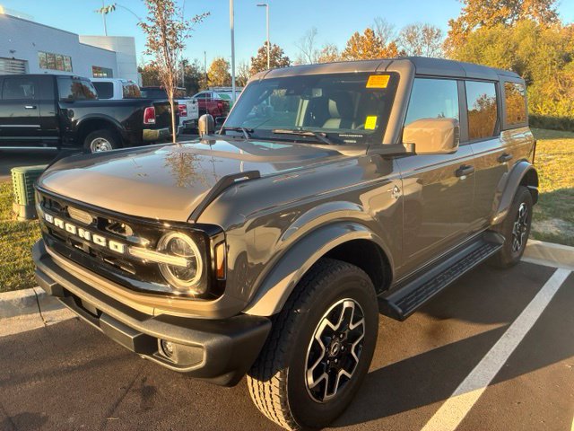 Used 2026 Ford Bronco Outer Banks AWD/4WD image 3
