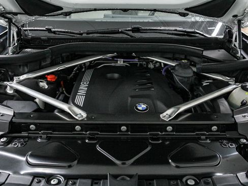 Certified 2023 BMW X7 xDrive40i w/ Executive Package image 28