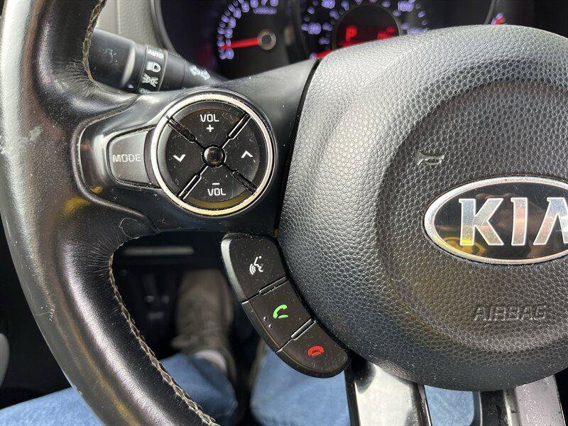 Used 2014 Kia Soul + w/ Audio Package FWD image 6