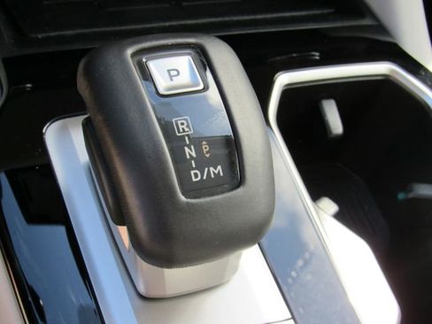 Used 2025 Mitsubishi Outlander SE FWD image 29
