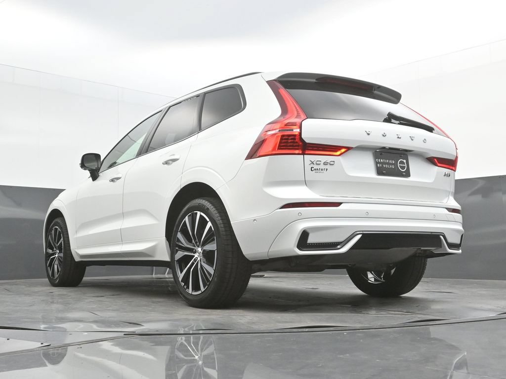 Certified 2024 Volvo XC60 B5 Ultimate w/ Protection Package Premier AWD/4WD image 32
