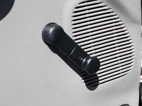 Used 2001 Ford F550 2WD Regular Cab Super Duty image 15