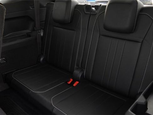 Used 2022 Volkswagen Tiguan SE R-Line image 15