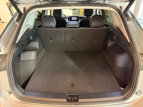 Used 2026 Volkswagen Tiguan SE FWD image 33
