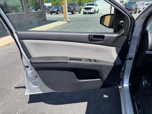 Used 2011 Nissan Sentra 2.0 FWD image 11