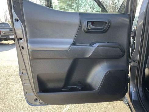 Used 2022 Toyota Tacoma SR w/ SR Convenience Package image 13