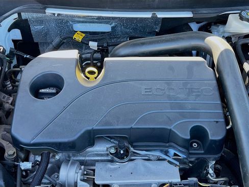 Used 2023 Chevrolet Equinox RS w/ RS Leather Package image 31