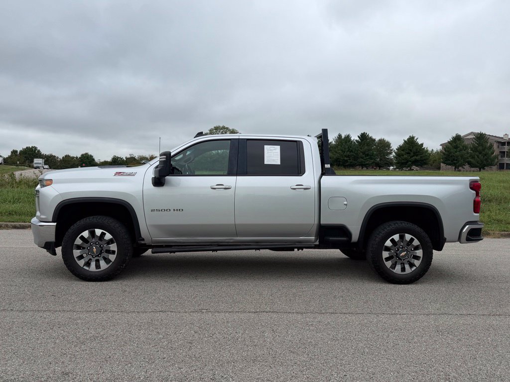 Used 2022 Chevrolet Silverado 2500 LT w/ Convenience Package AWD/4WD image 12