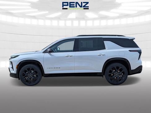 Used 2024 Chevrolet Traverse RS w/ LPO, Floor Liner Package AWD/4WD image 4