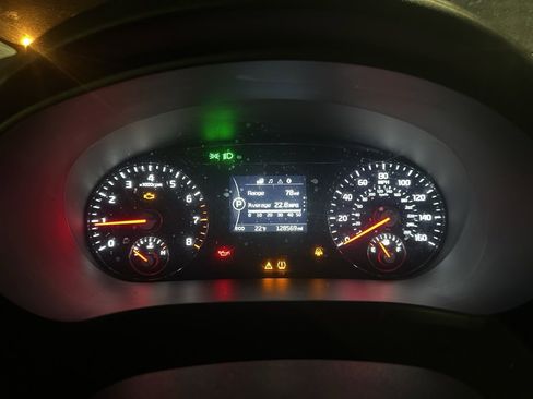 Used 2017 Kia Sorento LX image 9