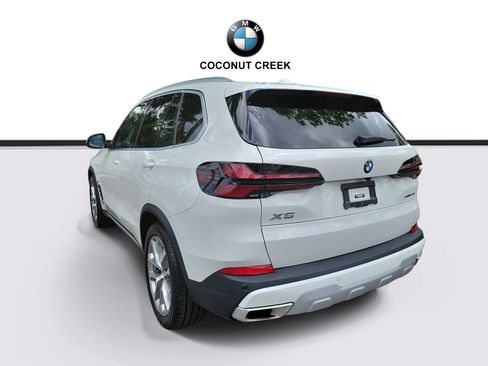 Certified 2024 BMW X5 xDrive40i w/ Premium Package AWD/4WD image 3