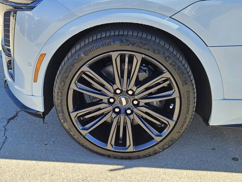 New 2026 Cadillac Lyriq V AWD/4WD image 36