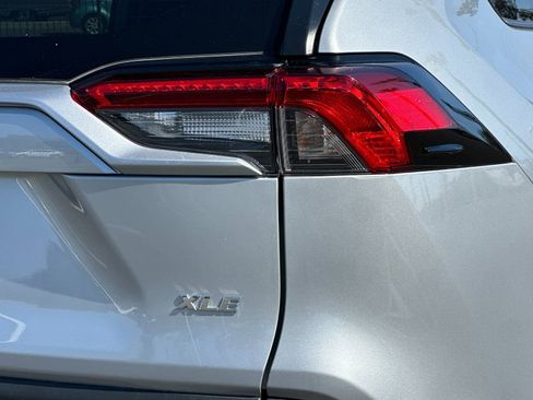 Used 2025 Toyota RAV4 XLE FWD image 24