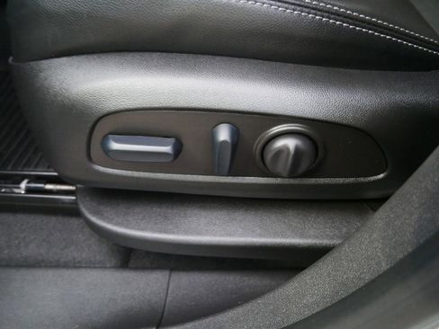 Used 2022 GMC Terrain SLT w/ Infotainment Package II image 15