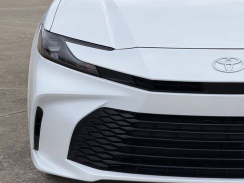 Used 2026 Toyota Camry LE FWD image 5