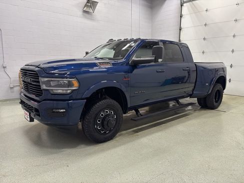 Used 2022 RAM 3500 Laramie AWD/4WD image 9