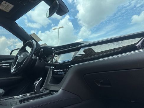 Used 2020 Cadillac XT6 Premium Luxury FWD image 29