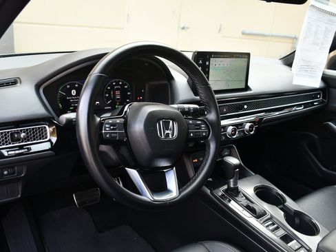 Certified 2025 Honda Civic Sport Touring image 8