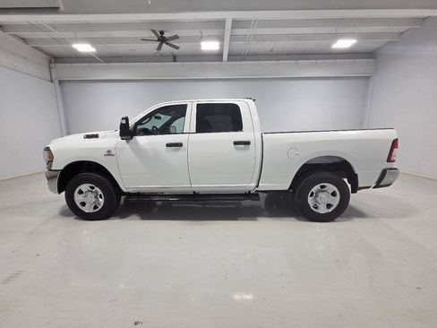 Used 2024 RAM 2500 Tradesman w/ Chrome Appearance Group AWD/4WD image 6