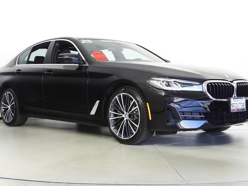 Used 2023 BMW 530i w/ Premium Package RWD image 4