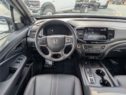 Used 2025 Honda Ridgeline TrailSport image 18