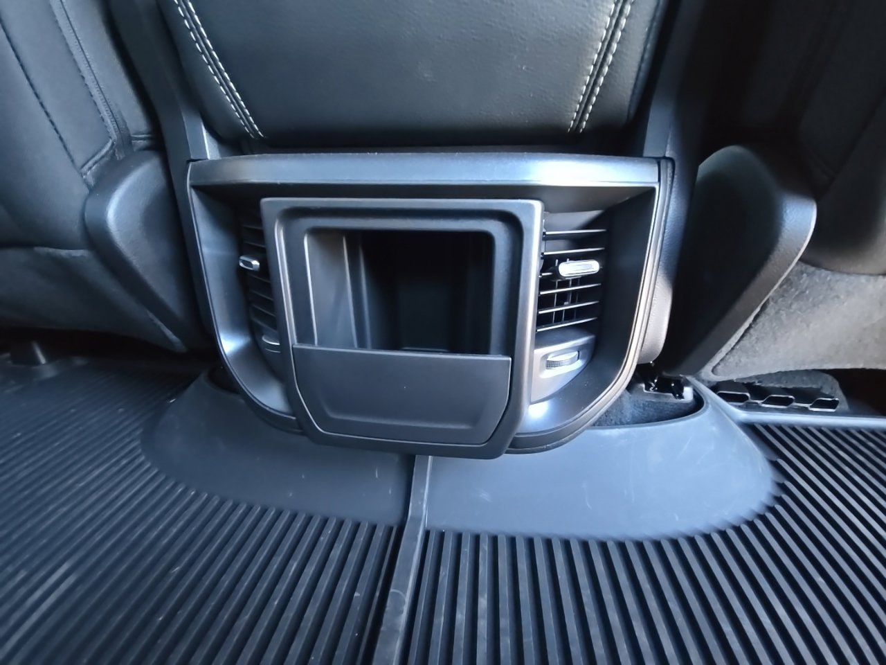 Used 2025 RAM 1500 Warlock AWD/4WD image 21