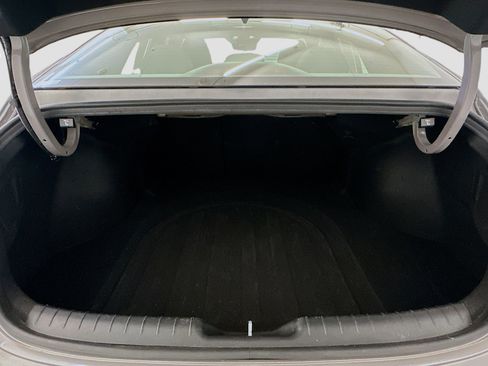 Used 2025 Hyundai Elantra SEL image 31