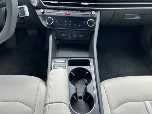 Used 2025 Hyundai Sonata SEL FWD image 9
